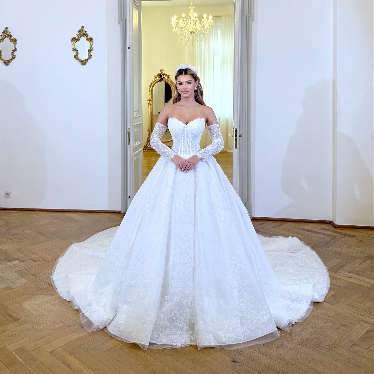 Arriana Karen - Rochie de mireasa Moon Arriana Karen - Rochie de mireasa Moon