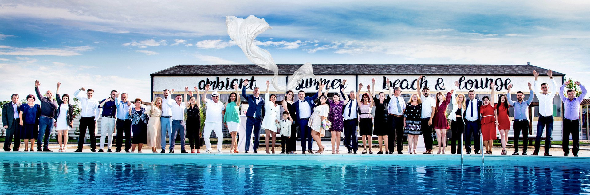 Invitați și miri la nuntă în București moment de distracție și energie fotograf AdPhoto